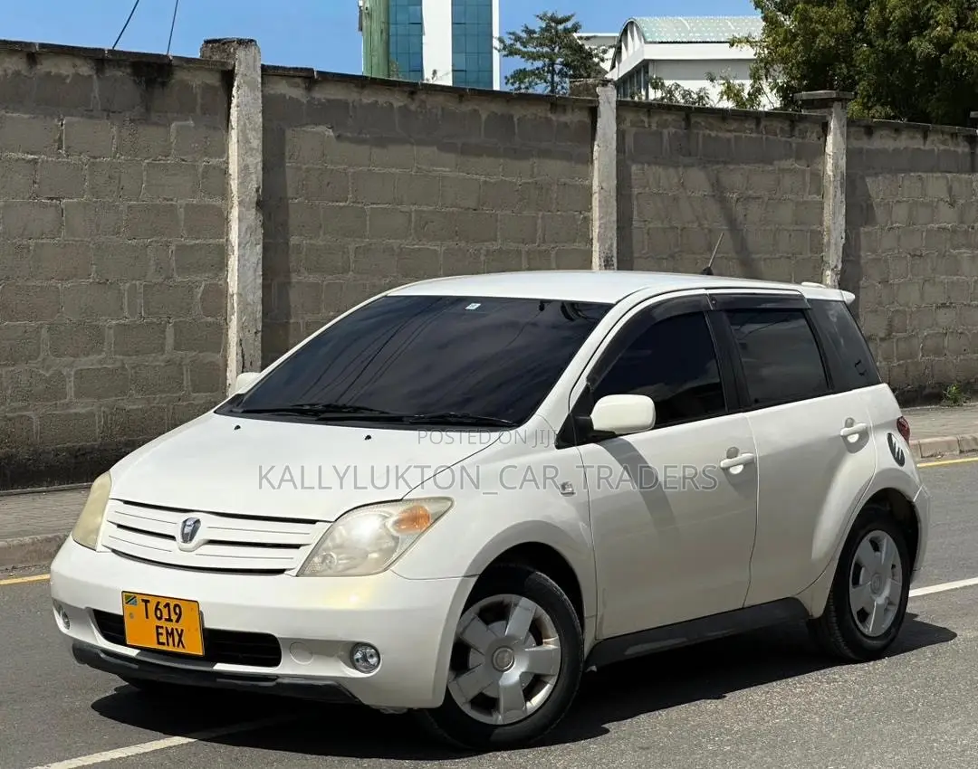 Toyota IST 2006 White