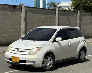 Toyota IST 2006 White