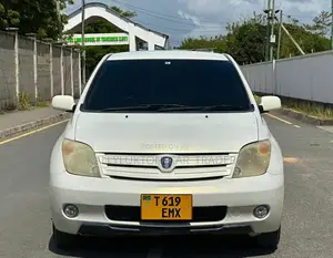 Toyota IST 2006 White