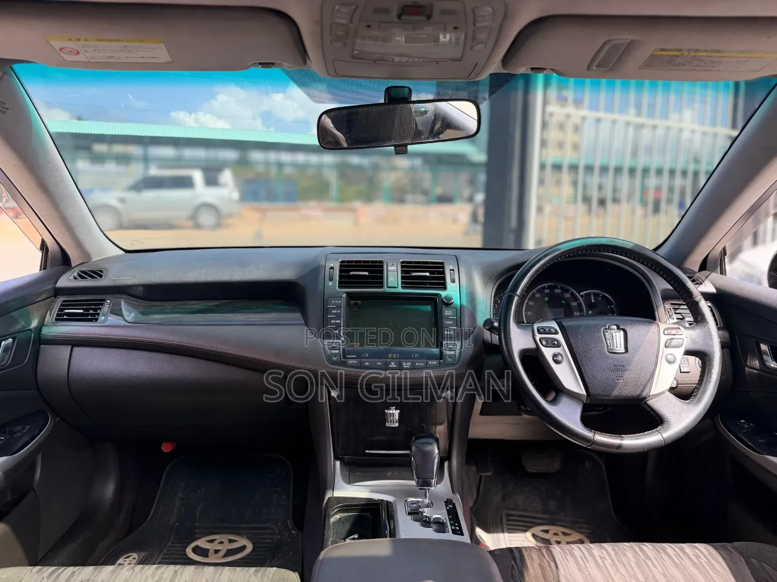 Toyota Crown 2011 Black