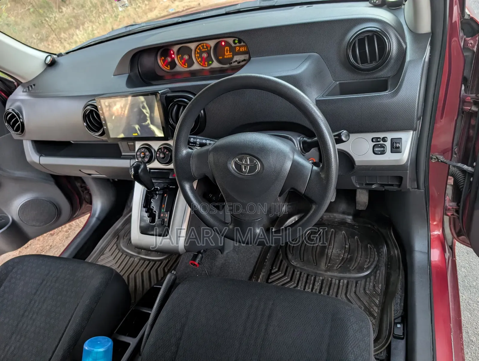 Toyota Rumion 1.5 FWD 2023 Red
