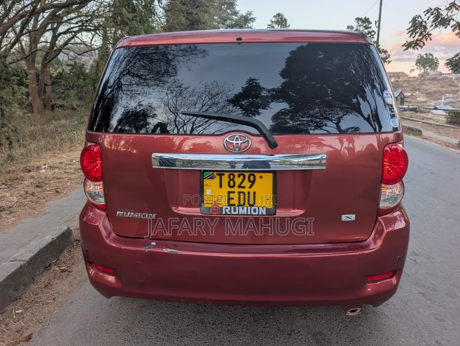 Toyota Rumion 1.5 FWD 2023 Red