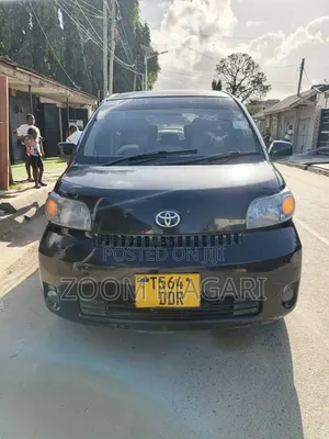 Toyota Porte 2004 Black