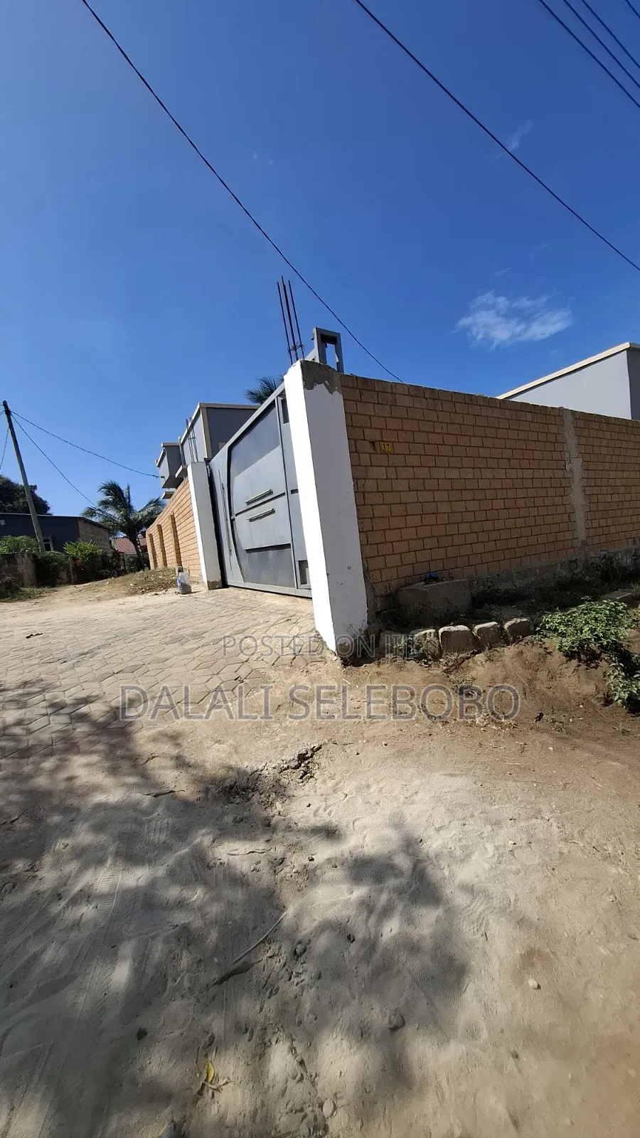 4bdrm Apartment in Madale Atlas, Goba for sale