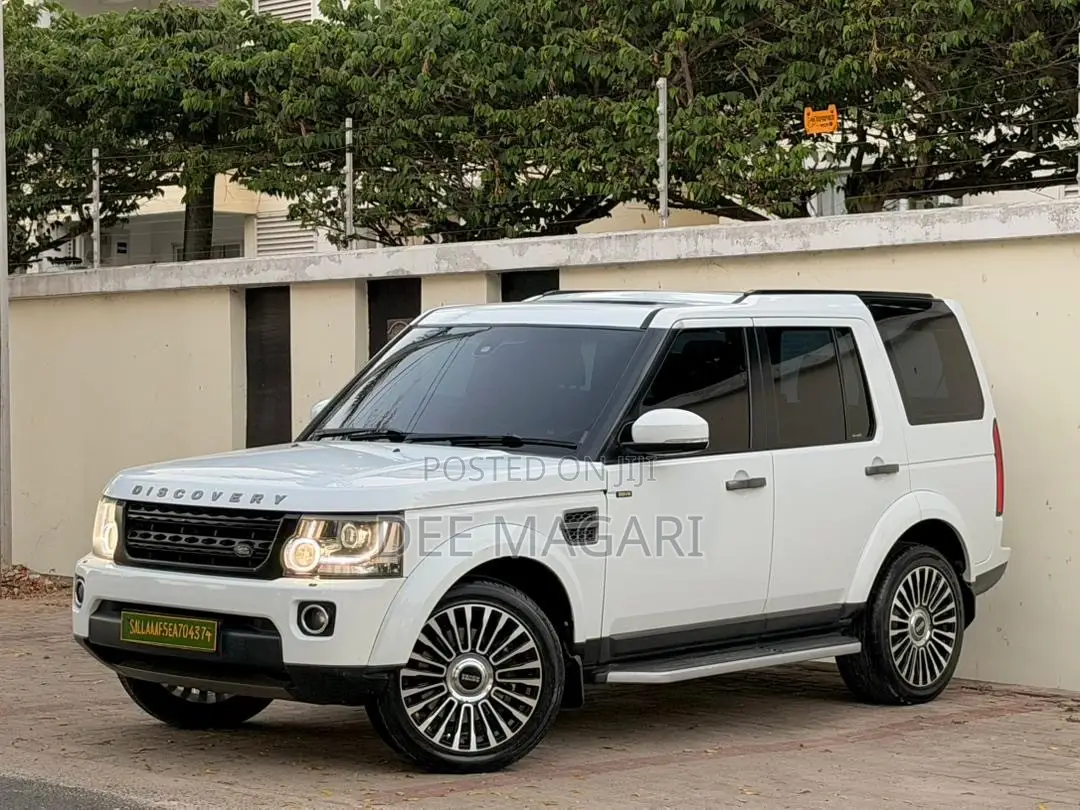 Land Rover Discovery 2016 White