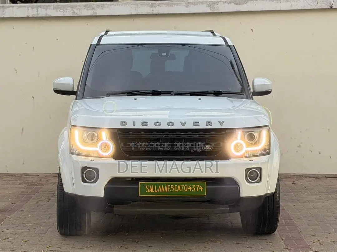 Land Rover Discovery 2016 White