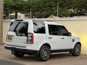 Land Rover Discovery 2016 White
