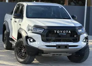 New Toyota Hilux 2025 Pearl