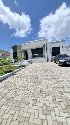 3bdrm Bungalow in Goba Lastanza for sale