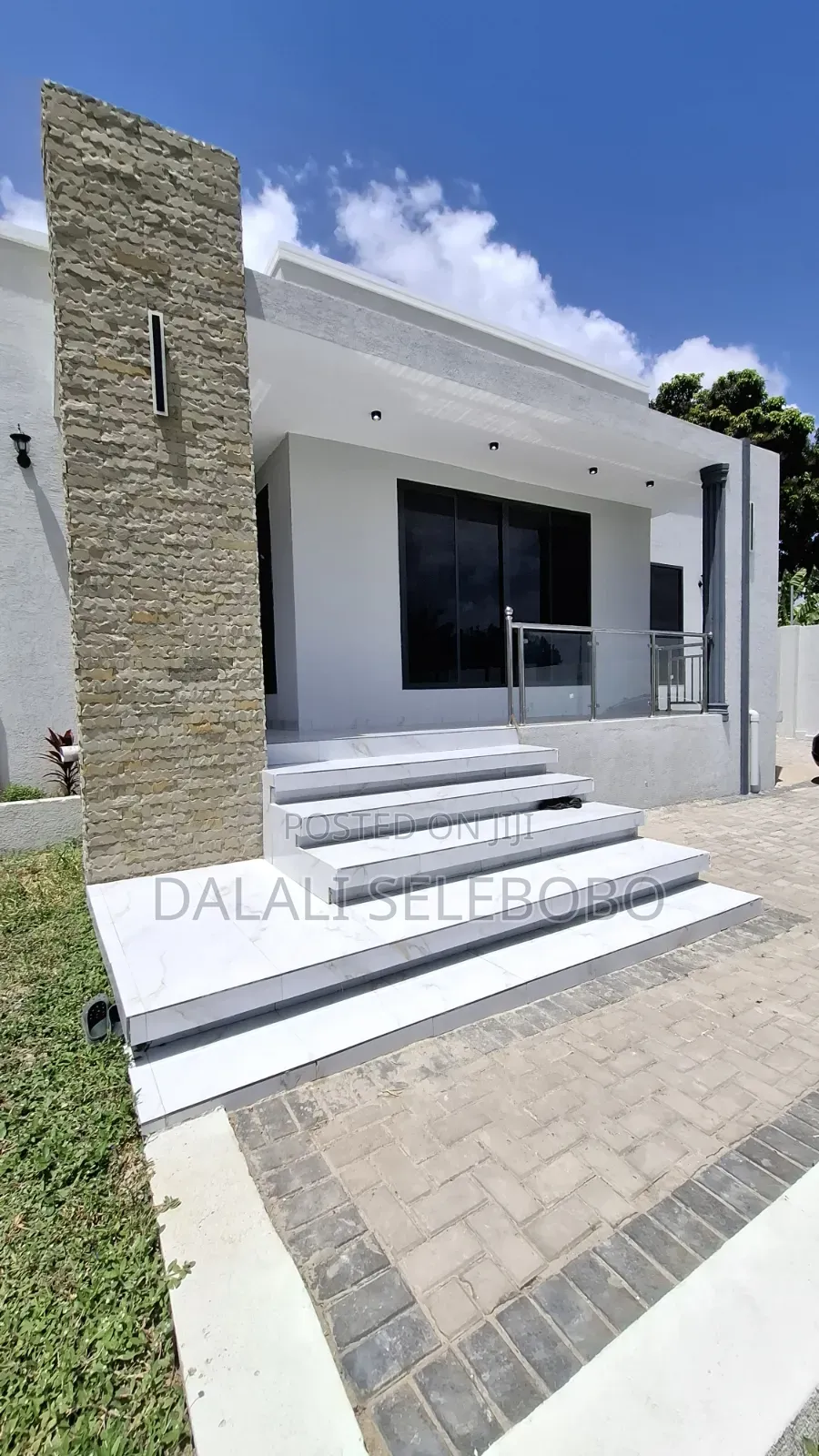 3bdrm Bungalow in Goba Lastanza for sale