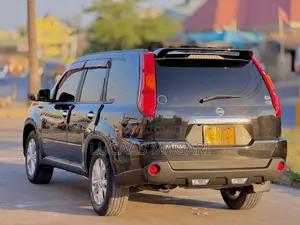 New Nissan X-Trail 2010 Black