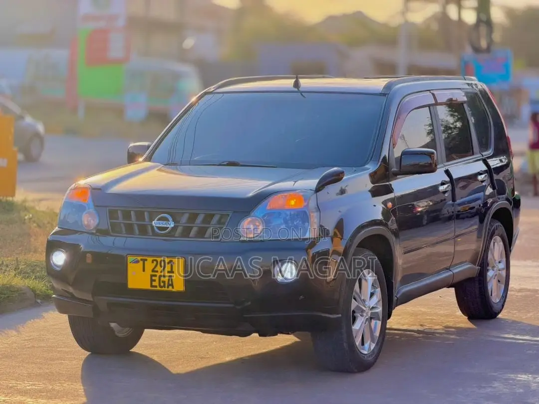 New Nissan X-Trail 2010 Black