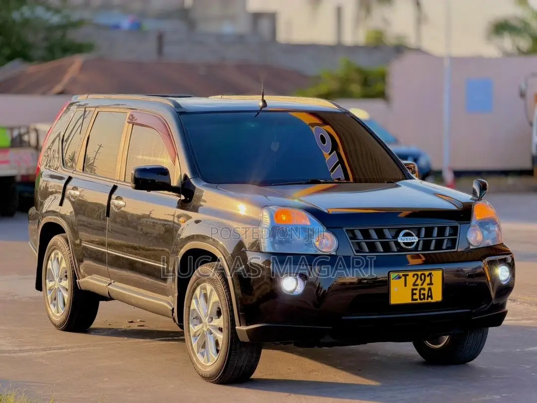 New Nissan X-Trail 2010 Black