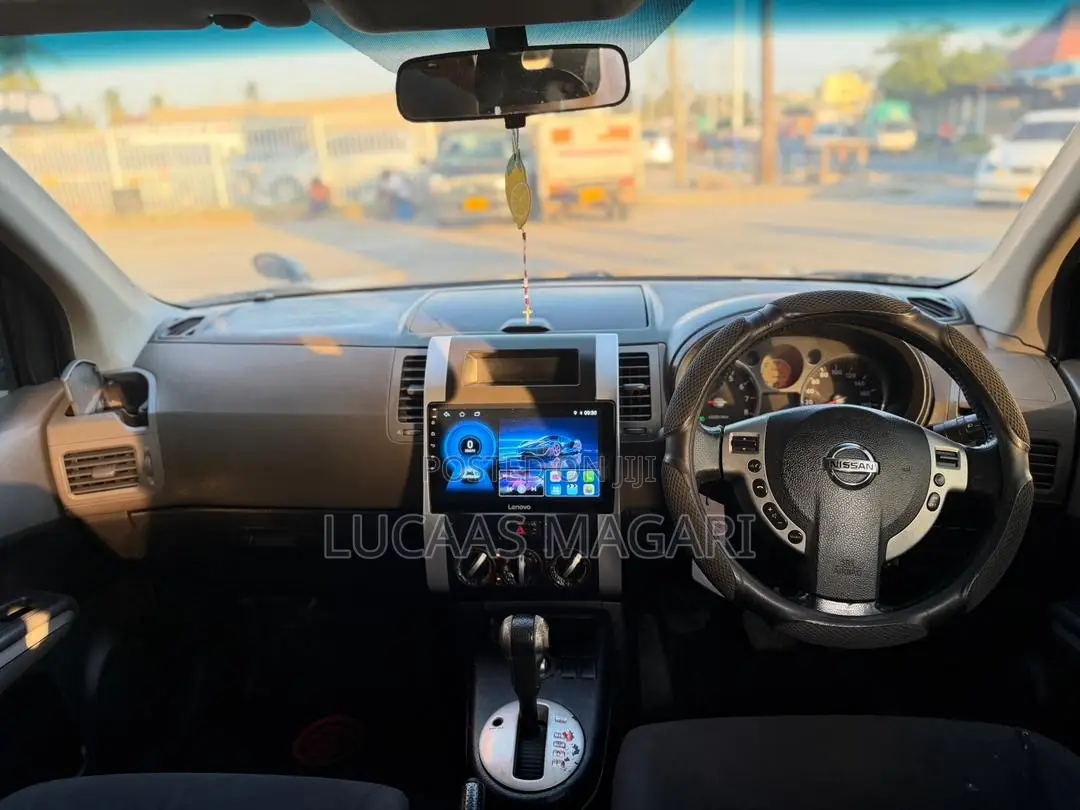 New Nissan X-Trail 2010 Black