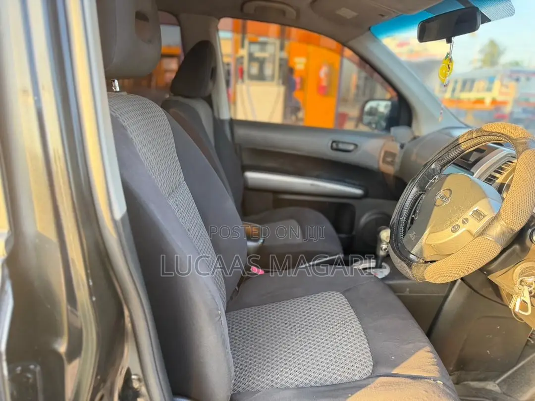 New Nissan X-Trail 2010 Black