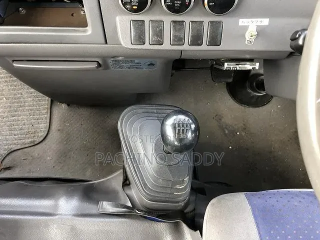Nissan Civilian 2006 White