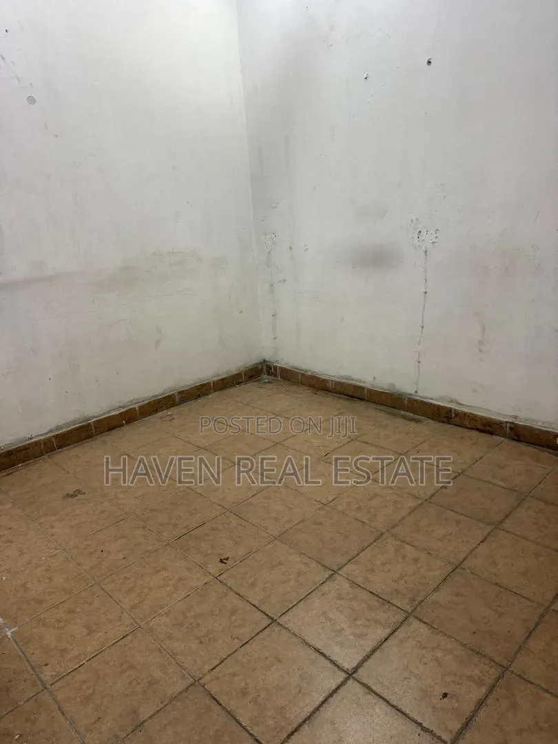 Godown for Rent at Changombe