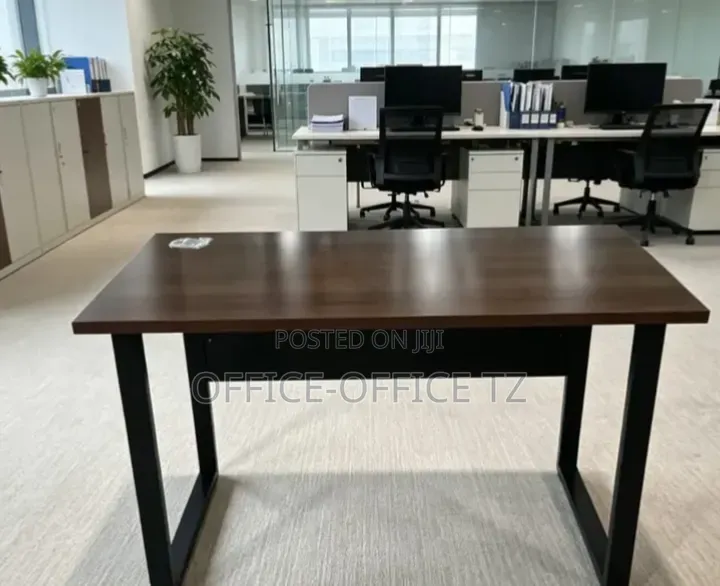 Metal Office Table (120 Cm)