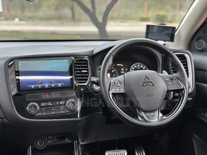 Mitsubishi Outlander 2016 White