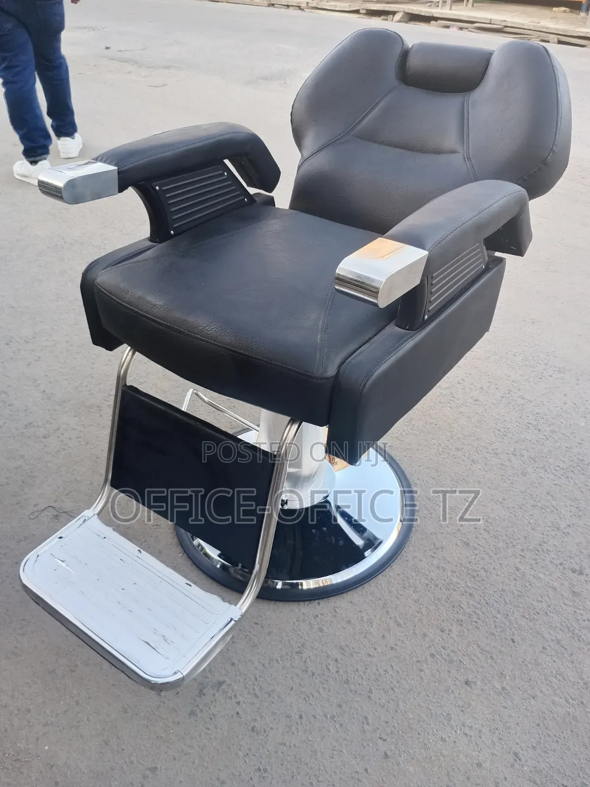 Barbershop Chair (Medium Size)