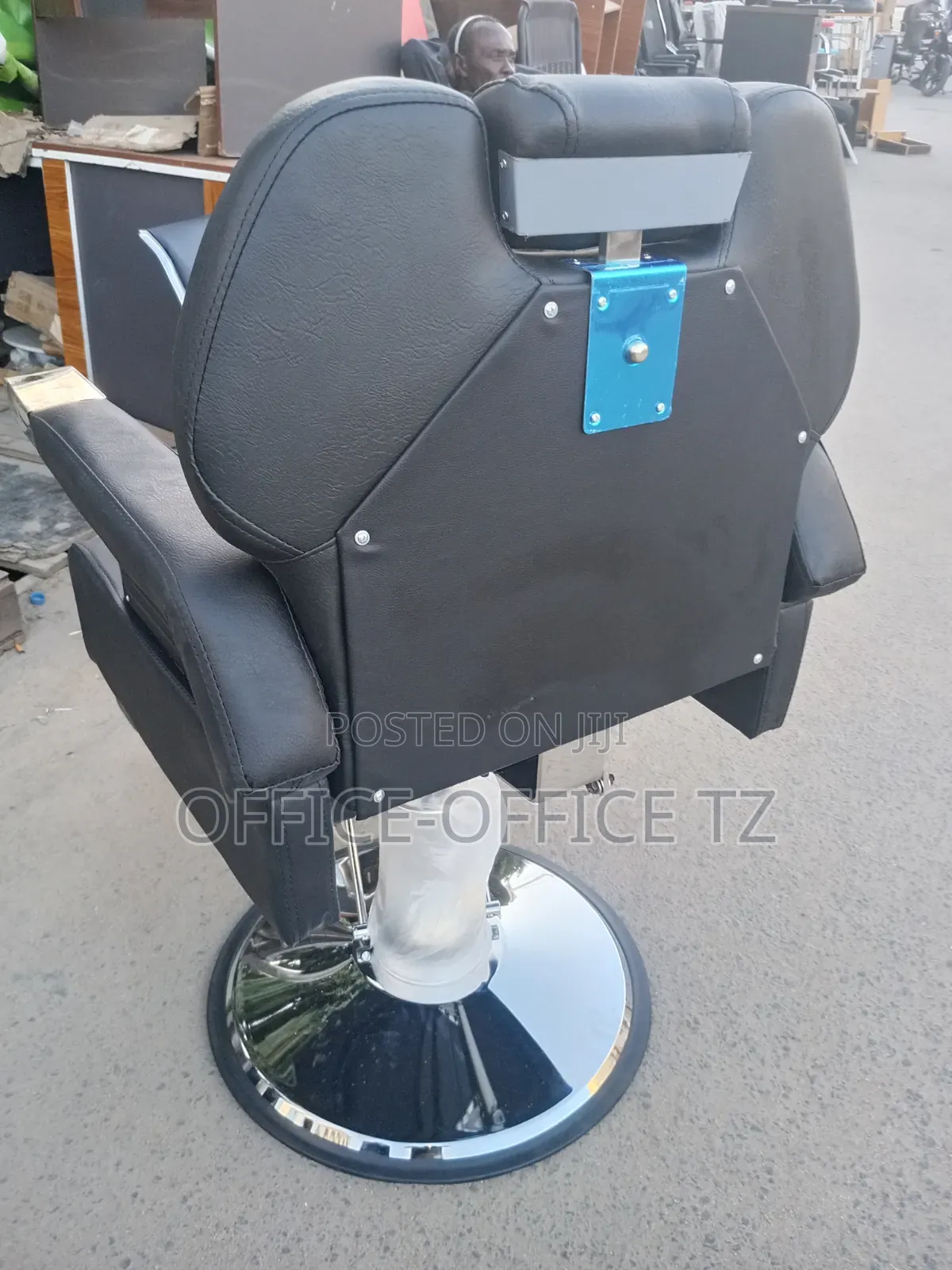 Barbershop Chair (Medium Size)