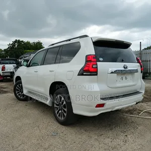 Toyota Land Cruiser Prado 2021 White
