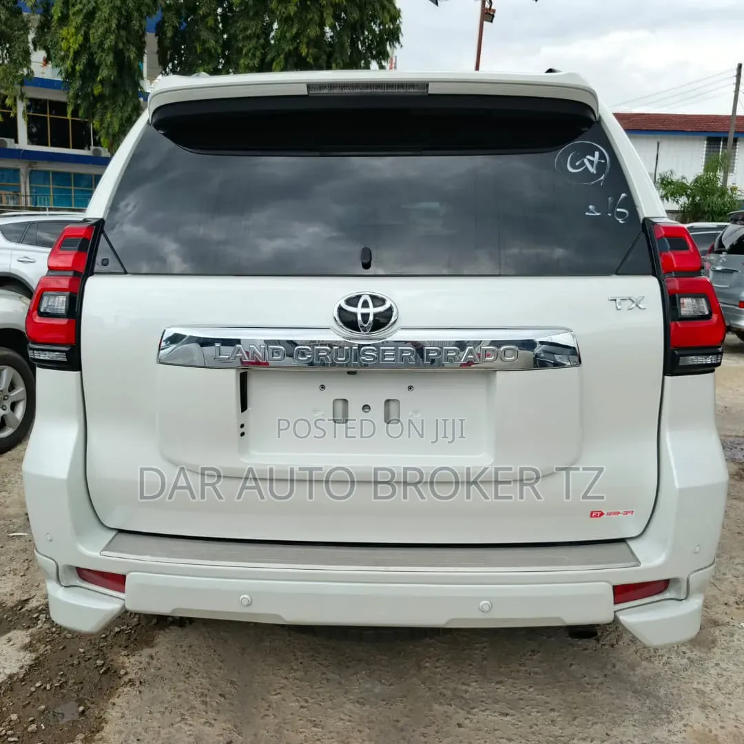 Toyota Land Cruiser Prado 2021 White