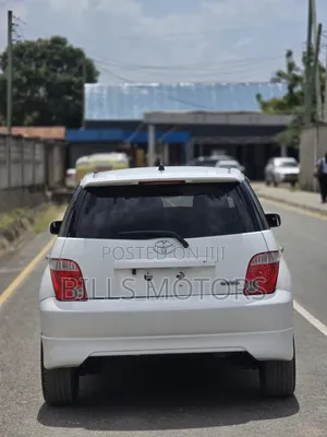 Toyota IST 2004 White