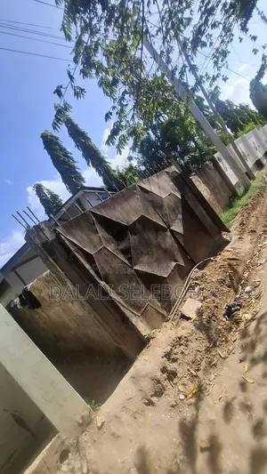 4bdrm Bungalow in Makongo Juu Ccm, Kinondoni for sale