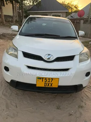 Toyota IST 2009 White