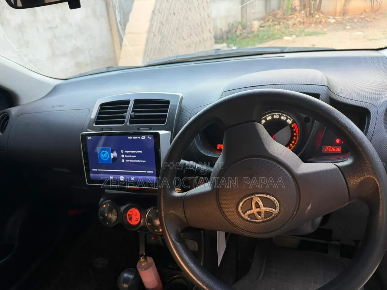 Toyota IST 2009 White