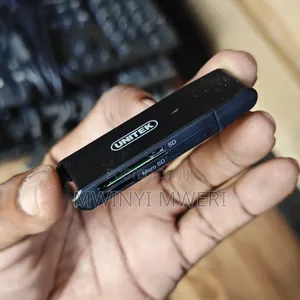 UNITEK USB 3.0 Card Reader. Inaingia SD Card Na Micro SD Card.