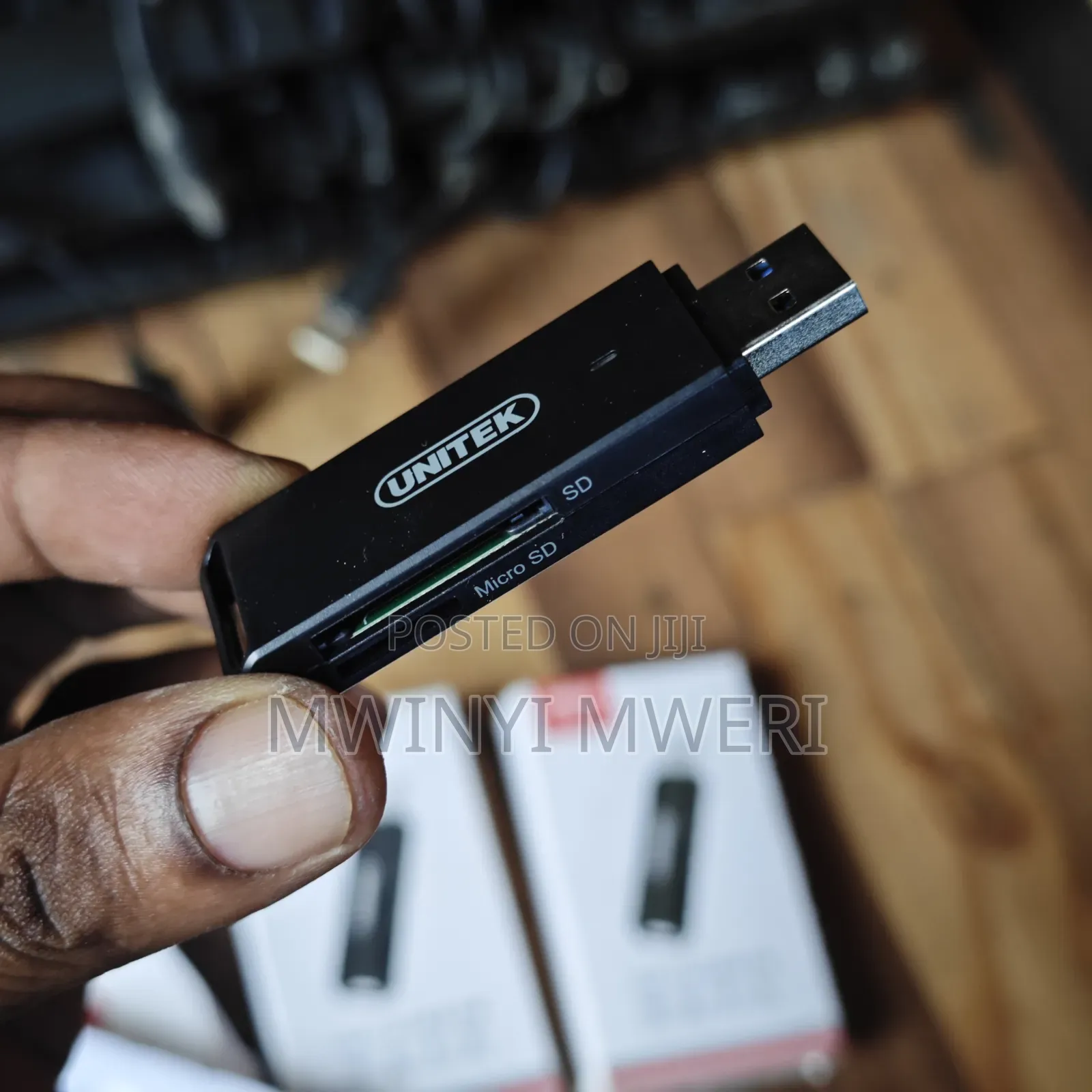 UNITEK USB 3.0 Card Reader. Inaingia SD Card Na Micro SD Card.