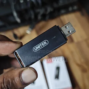 UNITEK USB 3.0 Card Reader. Inaingia SD Card Na Micro SD Card.