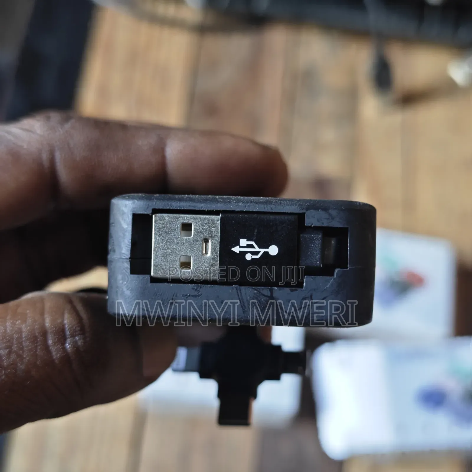 3in1 CHARGING Cable WITH PHONE Holder. Ina Micro, Lightning Na Type-C