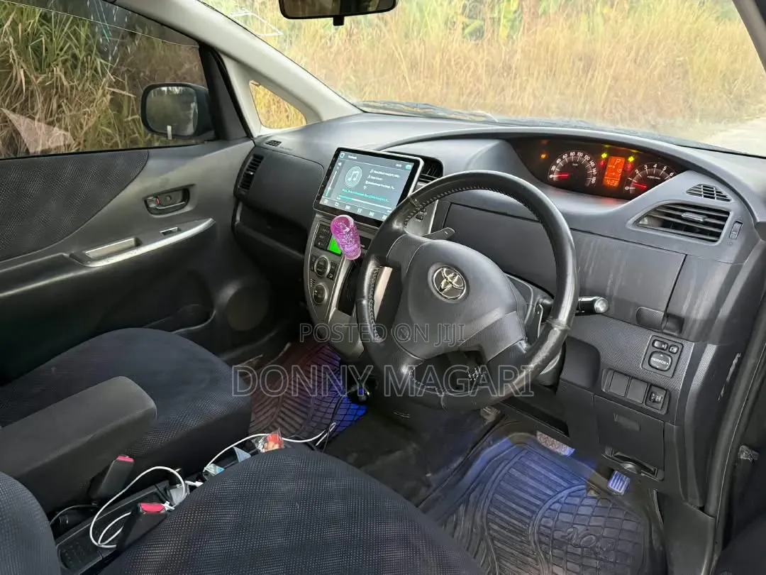 Toyota Ractis 2008 Black
