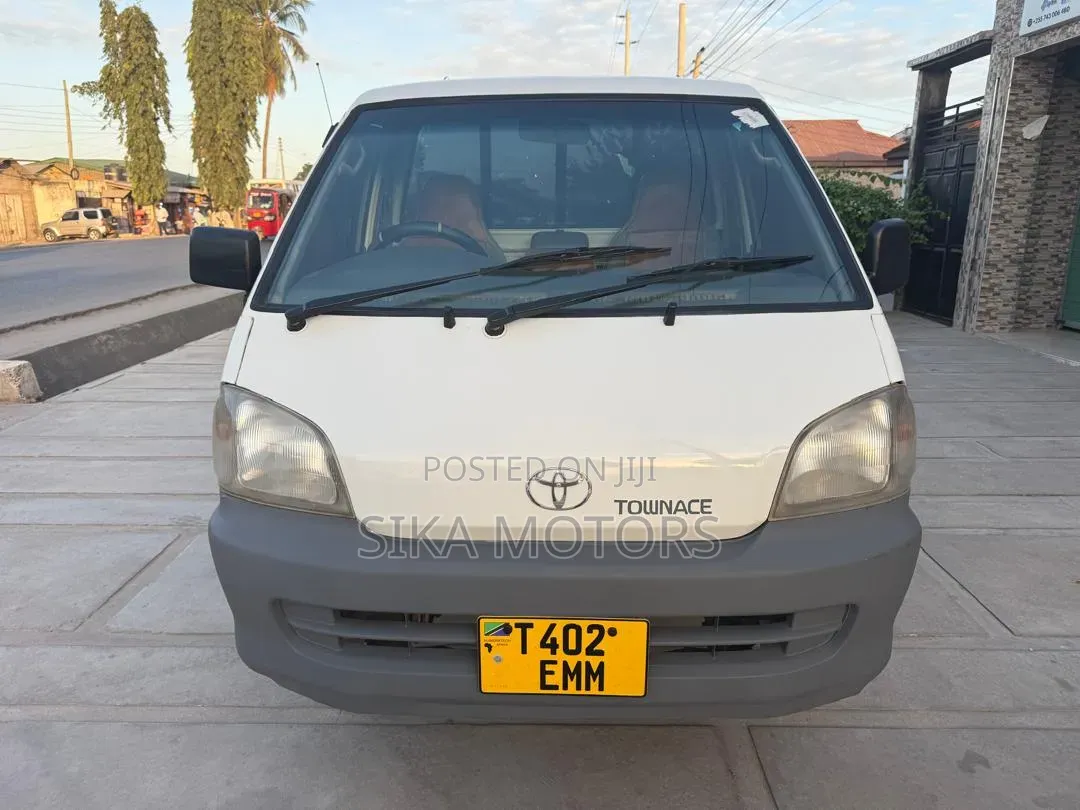 Toyota TownAce 2004 White