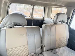 Toyota Land Cruiser 2001 White