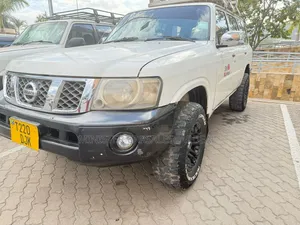 Toyota Land Cruiser 2001 White