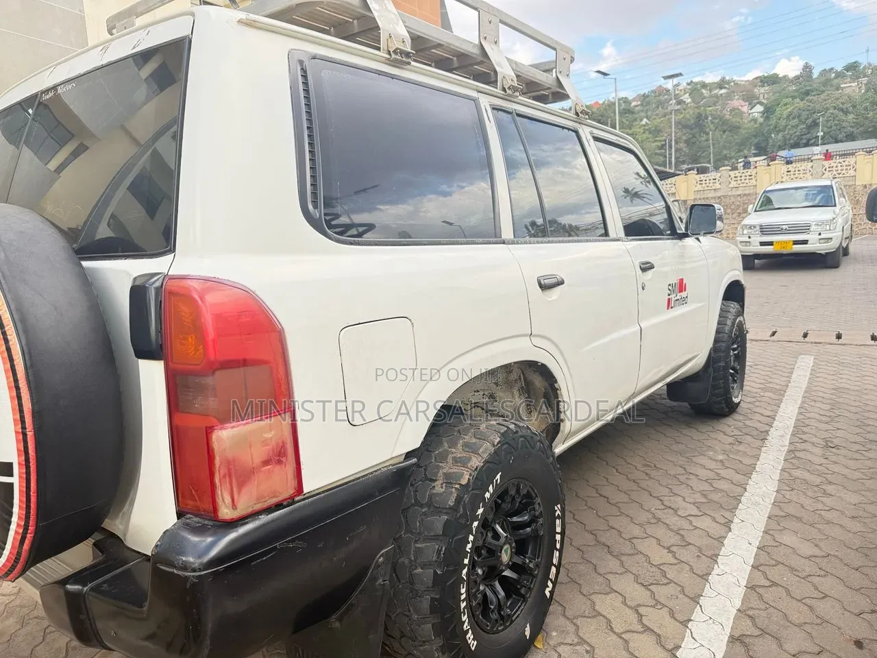 Toyota Land Cruiser 2001 White
