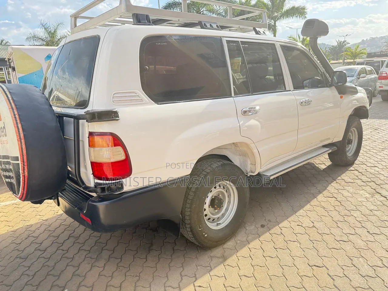 Toyota Land Cruiser 2001 White