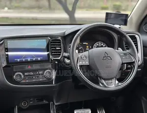 Mitsubishi Outlander 2016 Pearl