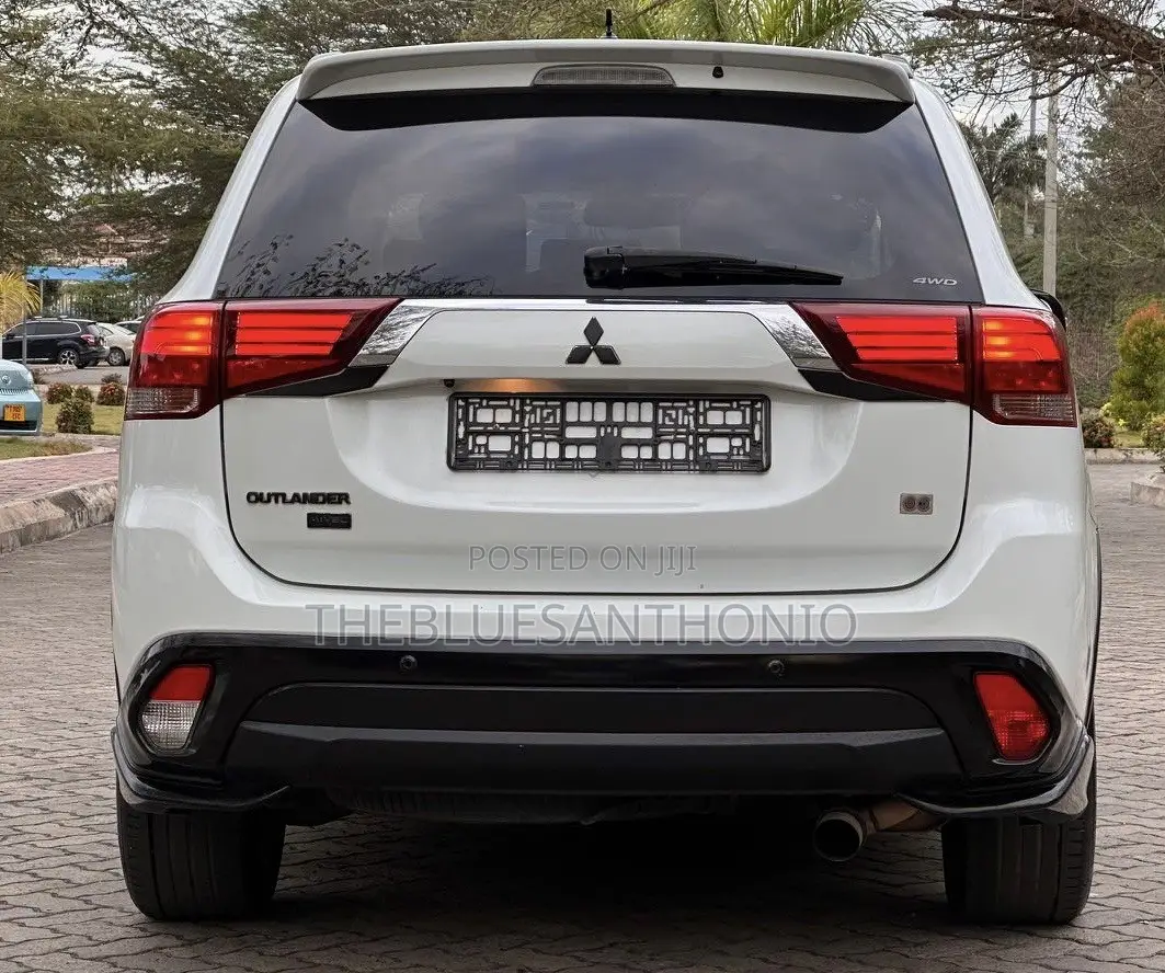 Mitsubishi Outlander 2016 Pearl