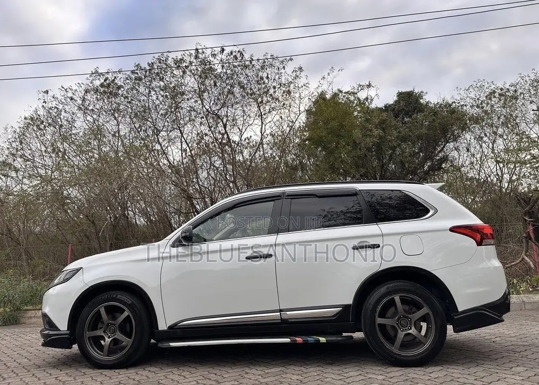Mitsubishi Outlander 2016 Pearl