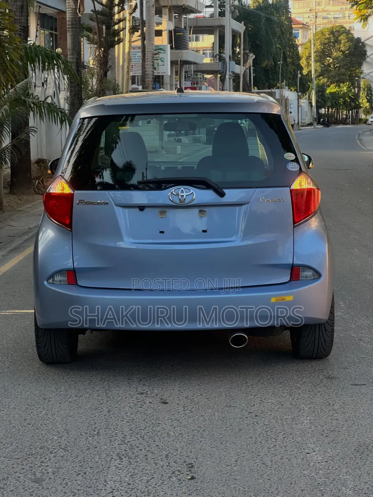 Toyota Ractis 2010 Blue