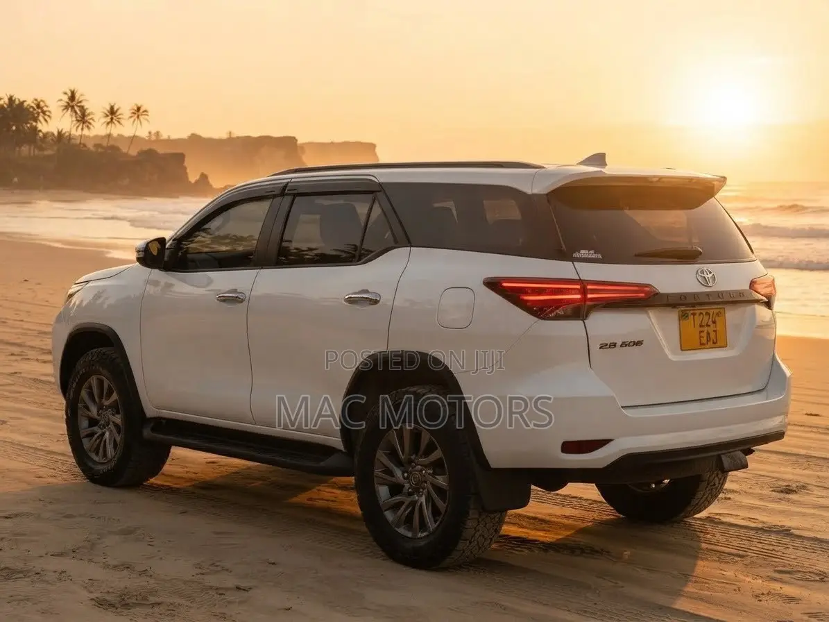 Toyota Fortuner 2.8 D AWD 2022 White