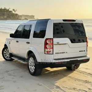 Land Rover Discovery 2014 White