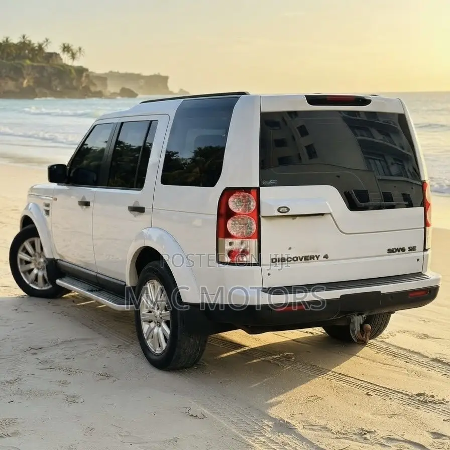 Land Rover Discovery 2014 White