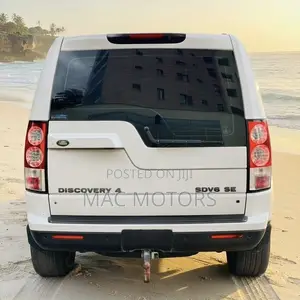 Land Rover Discovery 2014 White