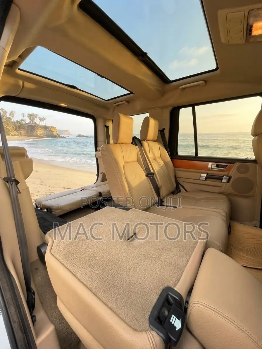 Land Rover Discovery 2014 White
